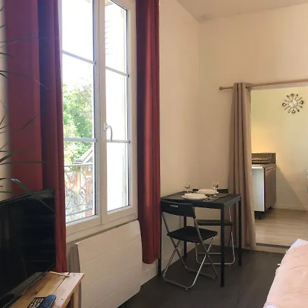 Paisible Avec Jardin - Centre *