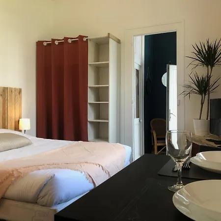 Paisible Avec Jardin - Centre Apartment *