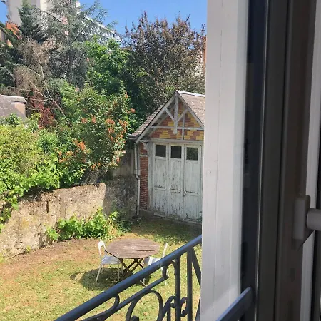 Paisible Avec Jardin - Centre *